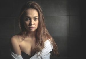 هل تستمتع النساء فعلًا بالألم أثناء العلاقة الجنسية؟